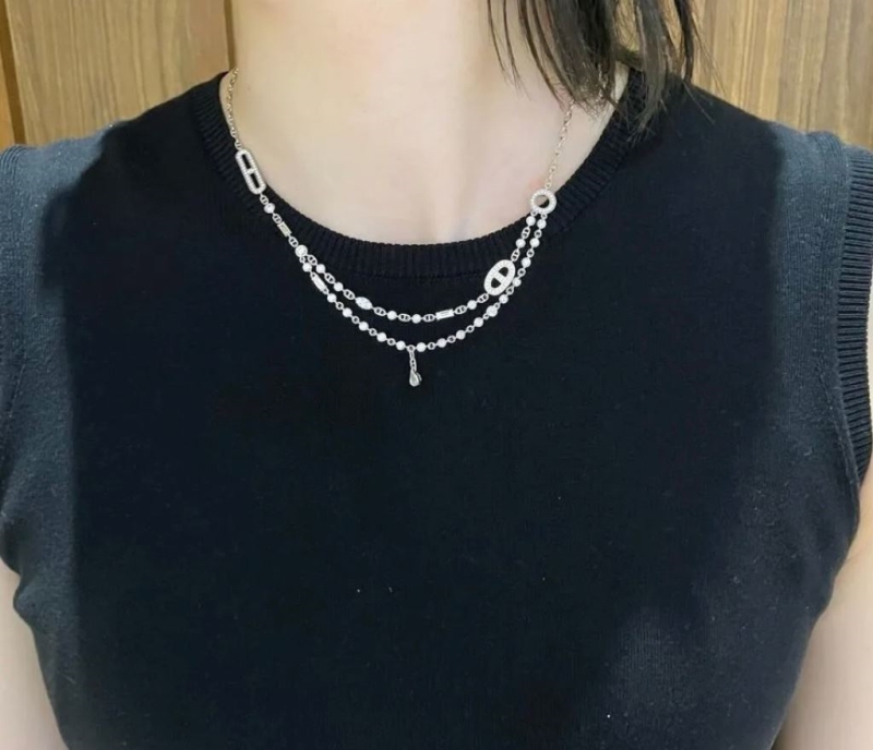 H**me5 necklaces